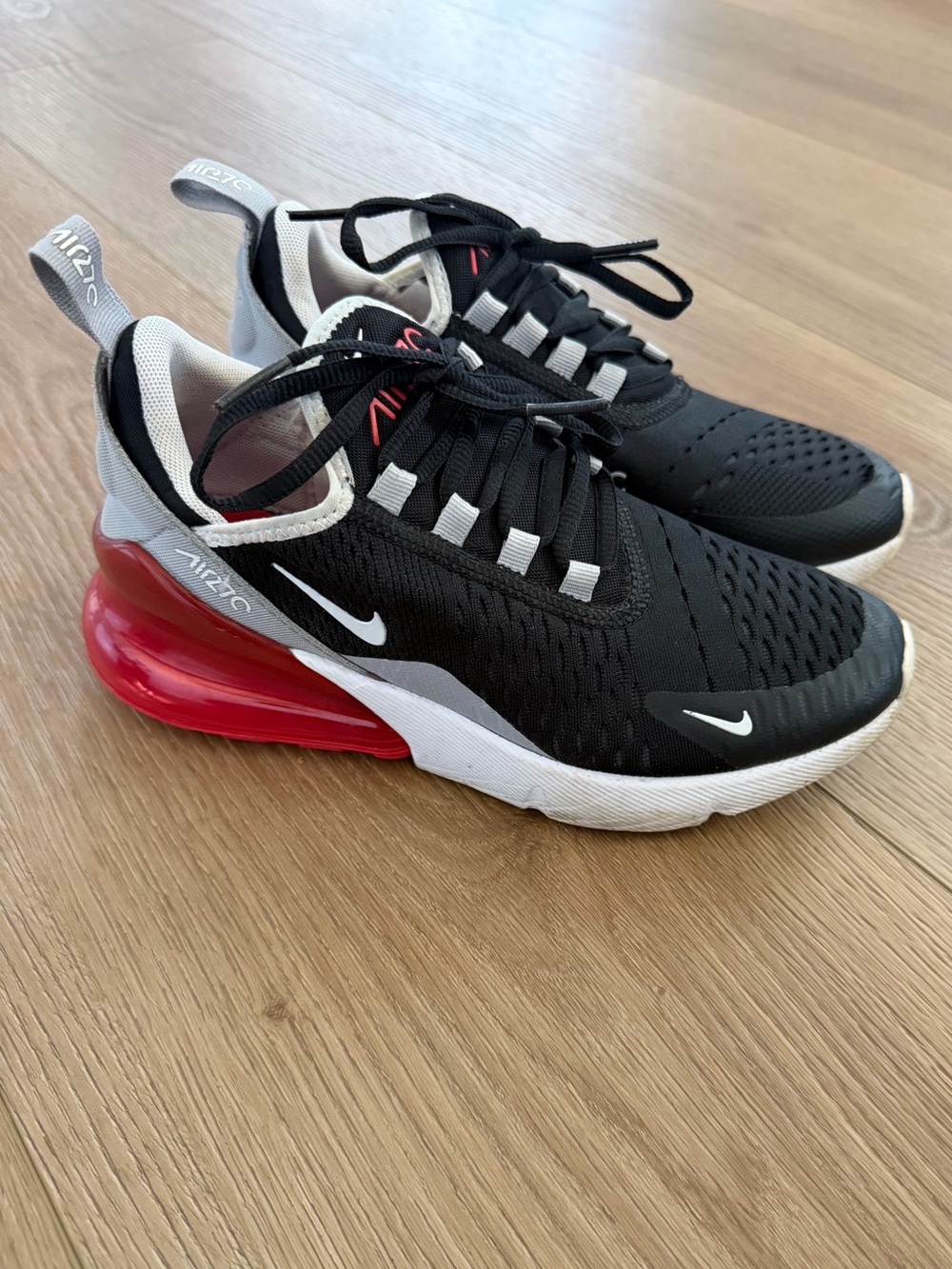 Nike Air Max 270 Black Red Grey Sneakers Mens 4Y / Womens 5.5